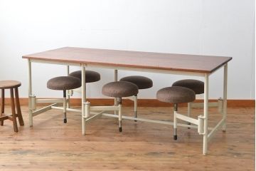 【ラフジュ工房オリジナル・格納スツールテーブル】　クッション座面の格納スツール6脚付き!ペイントアイアンレッグ作業台