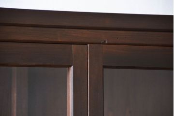 アンティーク家具　アンティーク 三面ガラスの大振りな収納棚(ガラスケース、ショーケース)