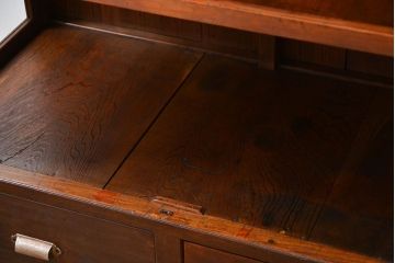 アンティーク家具　アンティーク 三面ガラスの大振りな収納棚(ガラスケース、ショーケース)