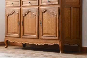 アンティーク家具　フランスアンティーク オーク材の猫脚キャビネット(サイドボード )
