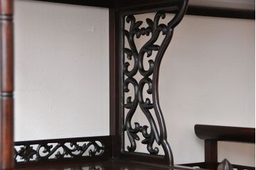 アンティーク家具　1970年頃 唐木製の高級飾り棚(茶棚、茶箪笥)