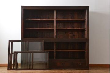 アンティーク家具　古民具・骨董 太い框組みの大きなガラス収納棚(ガラスケース、食器棚、水屋箪笥)