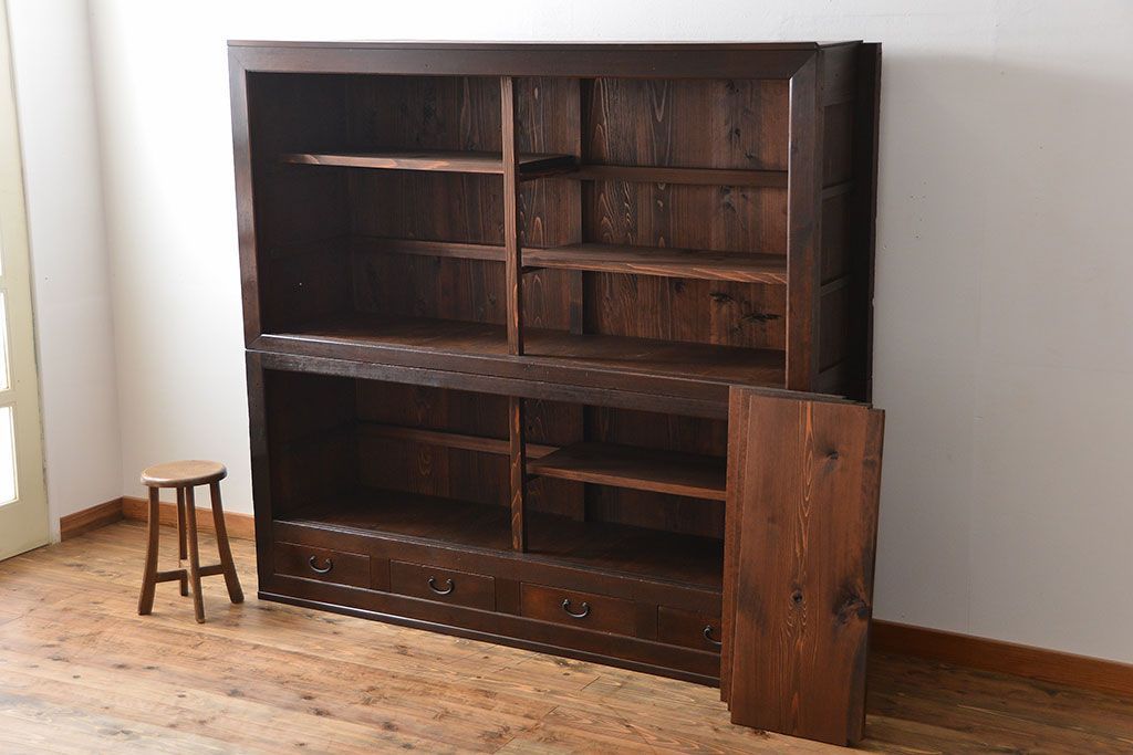 アンティーク家具　古民具・骨董 太い框組みの大きなガラス収納棚(ガラスケース、食器棚、水屋箪笥)