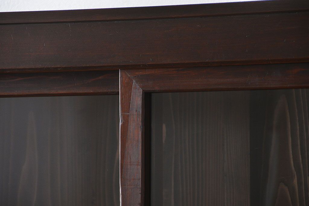 アンティーク家具　古民具・骨董 太い框組みの大きなガラス収納棚(ガラスケース、食器棚、水屋箪笥)