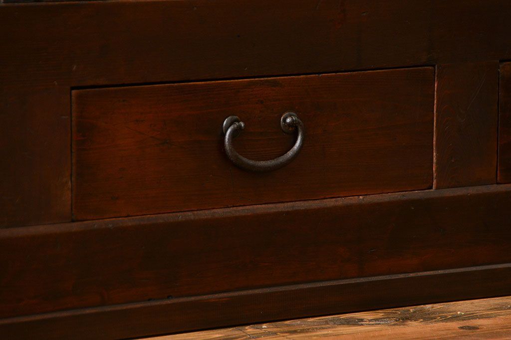 アンティーク家具　古民具・骨董 太い框組みの大きなガラス収納棚(ガラスケース、食器棚、水屋箪笥)