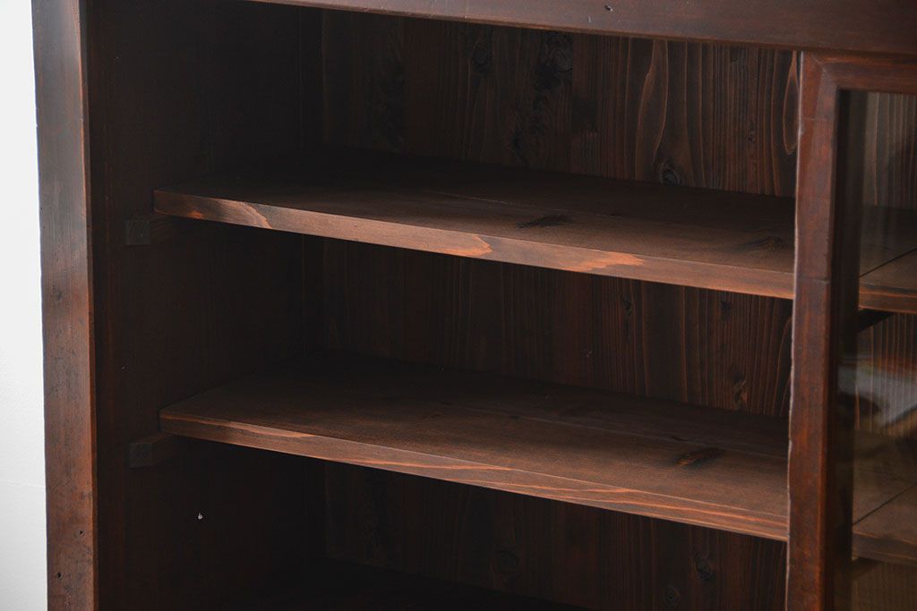 アンティーク家具　古民具・骨董 太い框組みの大きなガラス収納棚(ガラスケース、食器棚、水屋箪笥)