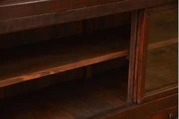 アンティーク家具　古民具・骨董 太い框組みの大きなガラス収納棚(ガラスケース、食器棚、水屋箪笥)