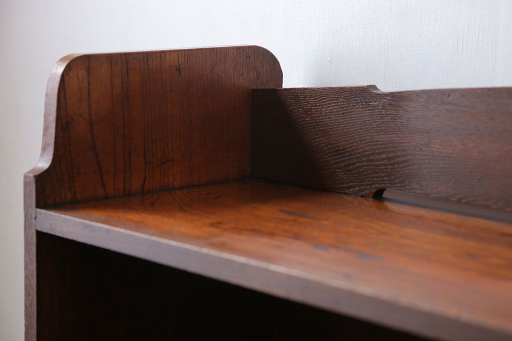 アンティーク家具　アンティーク 古い木の引き出し付き本棚(飾り棚)