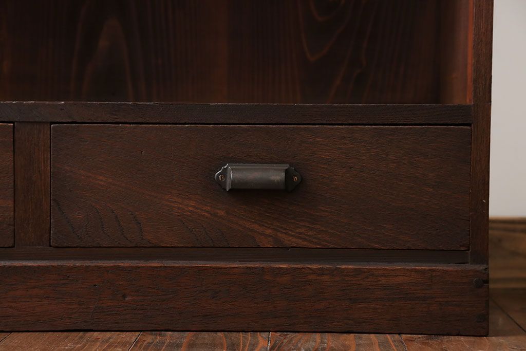 アンティーク家具　アンティーク 古い木の引き出し付き本棚(飾り棚)