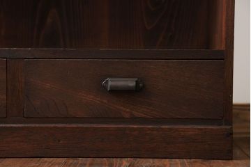 アンティーク家具　アンティーク 古い木の引き出し付き本棚(飾り棚)