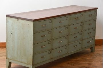 アンティーク家具　アンティークペイント かわいい脚付きチェスト(ドロワー、ネームプレート付き)