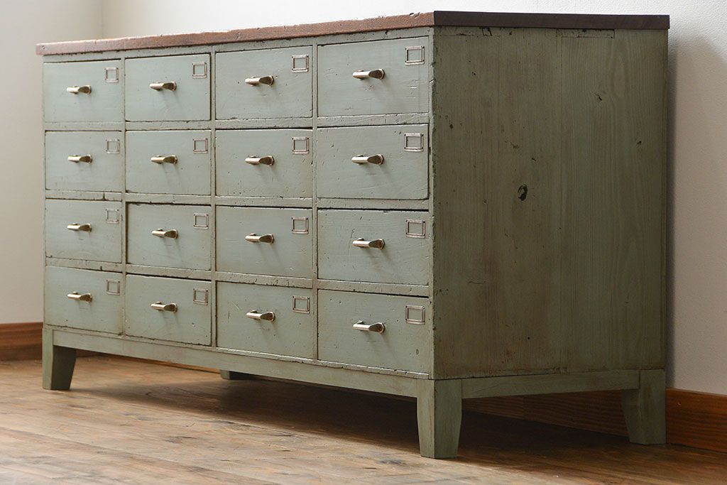 アンティーク家具　アンティークペイント かわいい脚付きチェスト(ドロワー、ネームプレート付き)