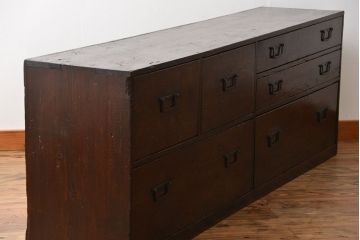 アンティーク家具　古民具・骨董 味わい深い前面栗材ローチェスト(時代箪笥、テレビボード)