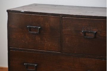 アンティーク家具　古民具・骨董 味わい深い前面栗材ローチェスト(時代箪笥、テレビボード)