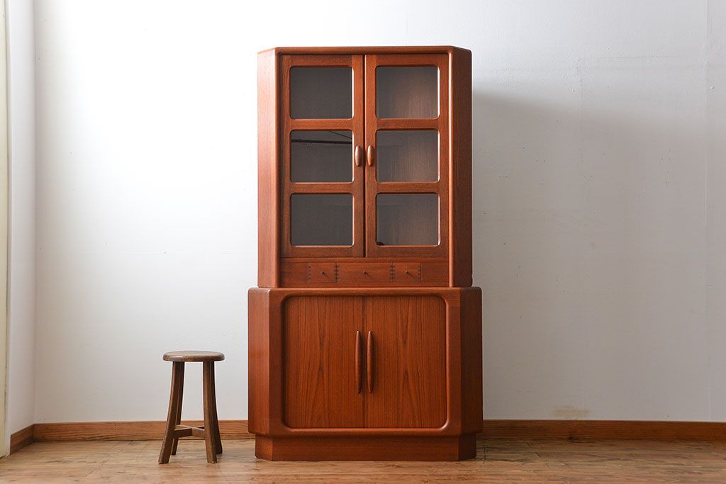 北欧家具 チーク材 シャッター扉付きの北欧ビンテージコーナーキャビネット