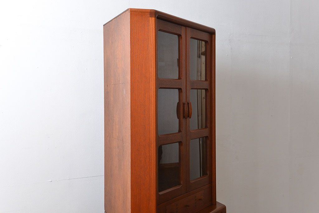 北欧家具 チーク材 シャッター扉付きの北欧ビンテージコーナーキャビネット
