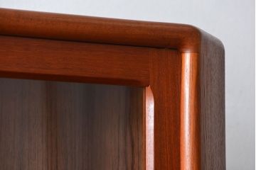 北欧家具 チーク材 シャッター扉付きの北欧ビンテージコーナーキャビネット