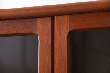 北欧家具 チーク材 シャッター扉付きの北欧ビンテージコーナーキャビネット