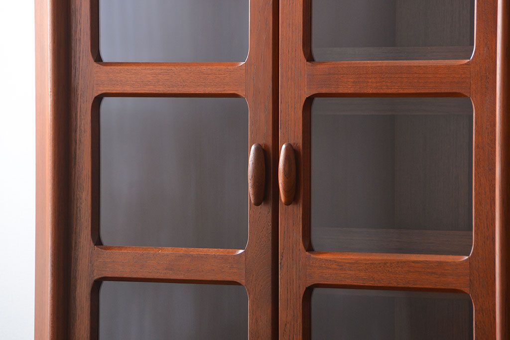 北欧家具 チーク材 シャッター扉付きの北欧ビンテージコーナーキャビネット