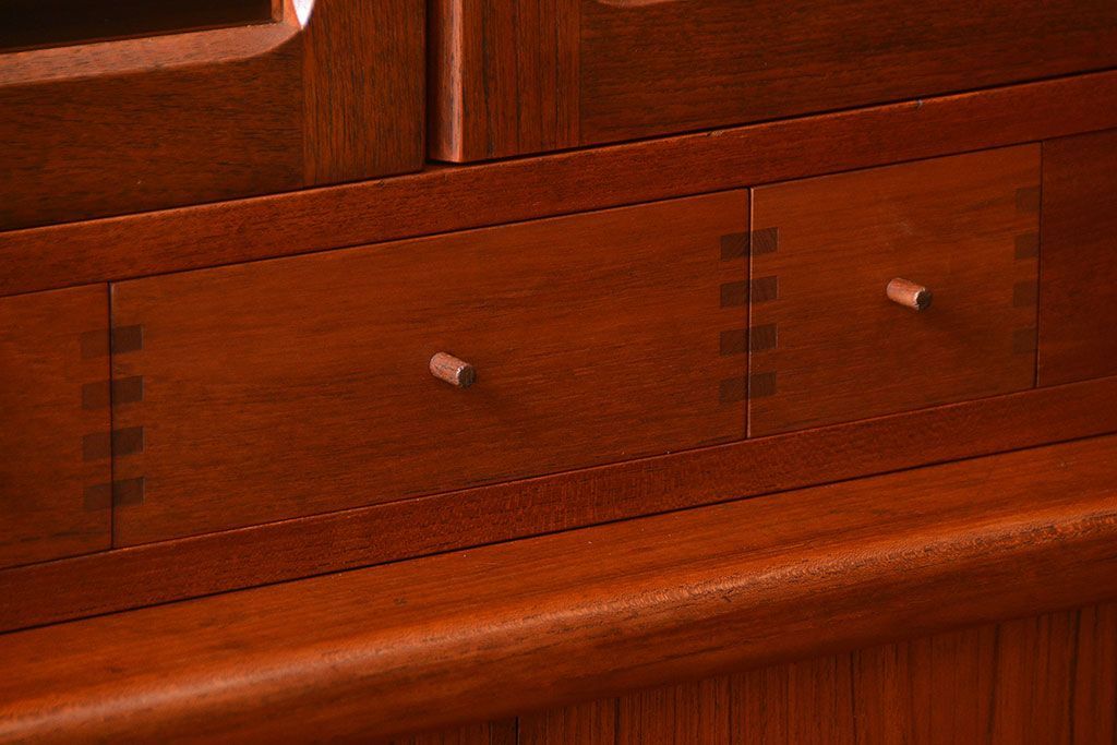 北欧家具 チーク材 シャッター扉付きの北欧ビンテージコーナーキャビネット