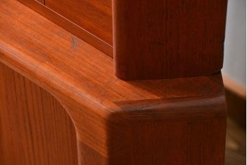 北欧家具 チーク材 シャッター扉付きの北欧ビンテージコーナーキャビネット