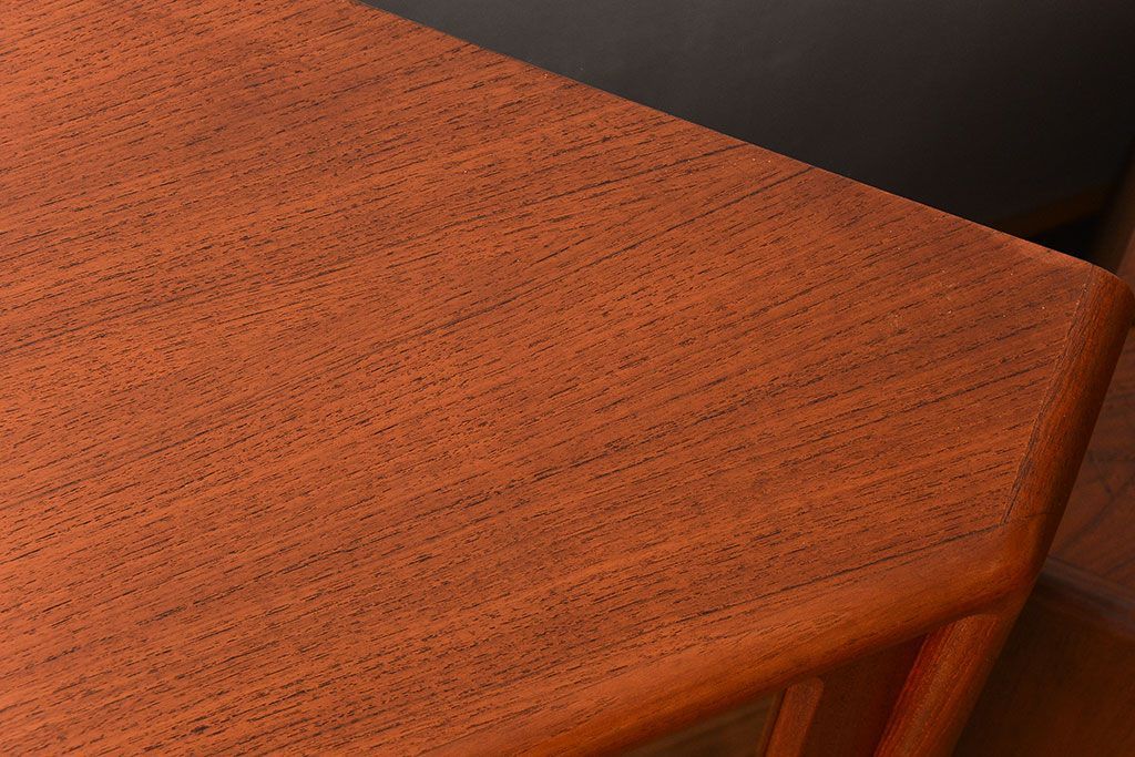 北欧家具 チーク材 シャッター扉付きの北欧ビンテージコーナーキャビネット