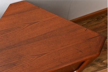 北欧家具 チーク材 シャッター扉付きの北欧ビンテージコーナーキャビネット