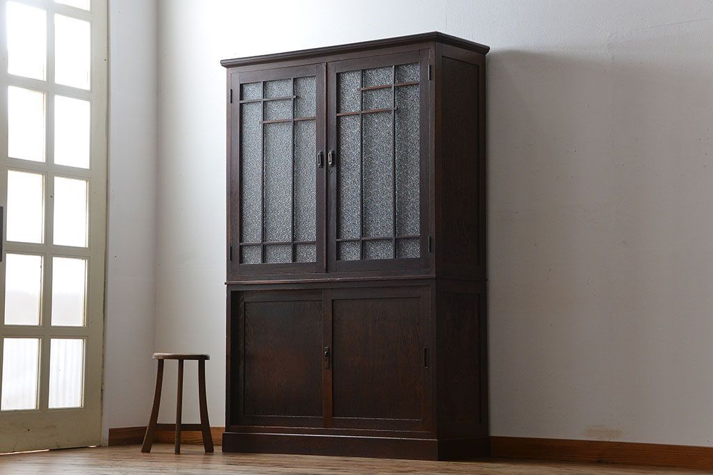 アンティーク家具　大正ロマン ダイヤガラス入りの2段重ね収納棚(食器棚)