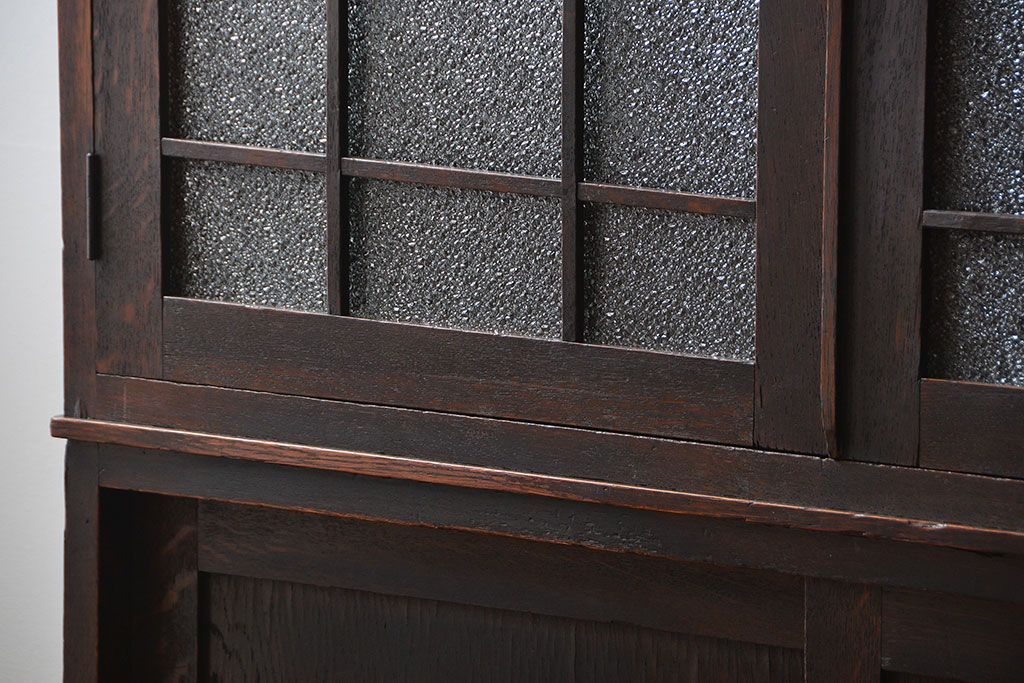 アンティーク家具　大正ロマン ダイヤガラス入りの2段重ね収納棚(食器棚)