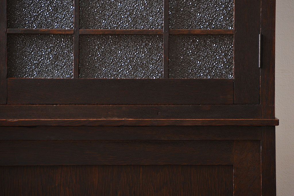 アンティーク家具　大正ロマン ダイヤガラス入りの2段重ね収納棚(食器棚)