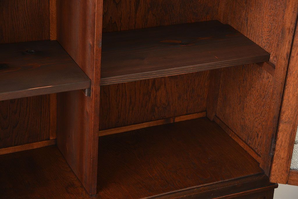 アンティーク家具　大正ロマン ダイヤガラス入りの2段重ね収納棚(食器棚)