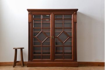 アンティーク家具　イギリスアンティーク マホガニー材!極めて上質な薄型ブックケース(カップボード、キャビネット)