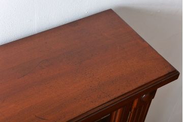 アンティーク家具　イギリスアンティーク マホガニー材!極めて上質な薄型ブックケース(カップボード、キャビネット)