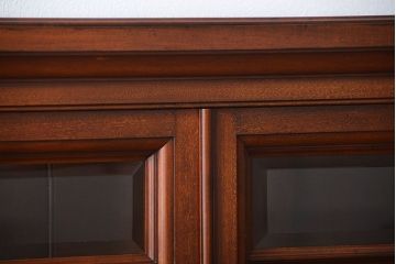 アンティーク家具　イギリスアンティーク マホガニー材!極めて上質な薄型ブックケース(カップボード、キャビネット)