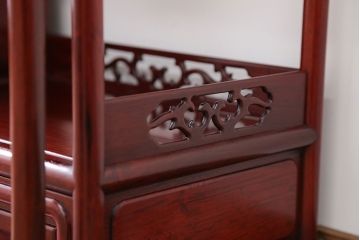 アンティーク家具　1970年頃 唐木製の横長飾り棚(茶棚、時代箪笥)