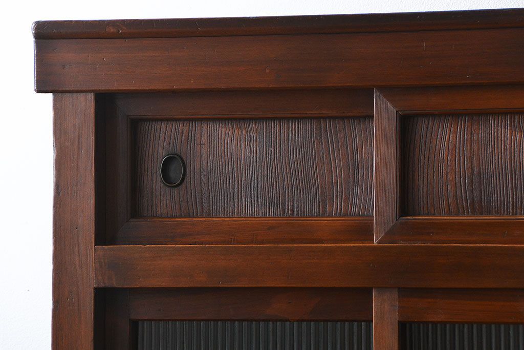 アンティーク家具　古民具・骨董 モールガラス入りのモダンな三尺水屋箪笥(食器棚、収納棚)