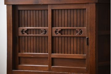 アンティーク家具　古民具・骨董 モールガラス入りのモダンな三尺水屋箪笥(食器棚、収納棚)