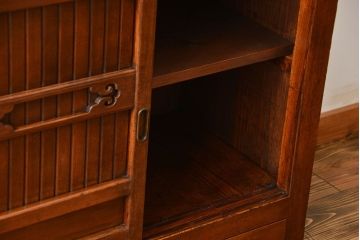 アンティーク家具　古民具・骨董 モールガラス入りのモダンな三尺水屋箪笥(食器棚、収納棚)