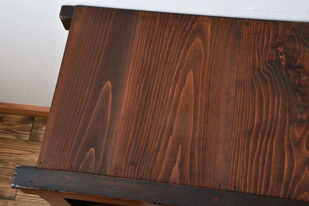 アンティーク家具　古民具・骨董 モールガラス入りのモダンな三尺水屋箪笥(食器棚、収納棚)