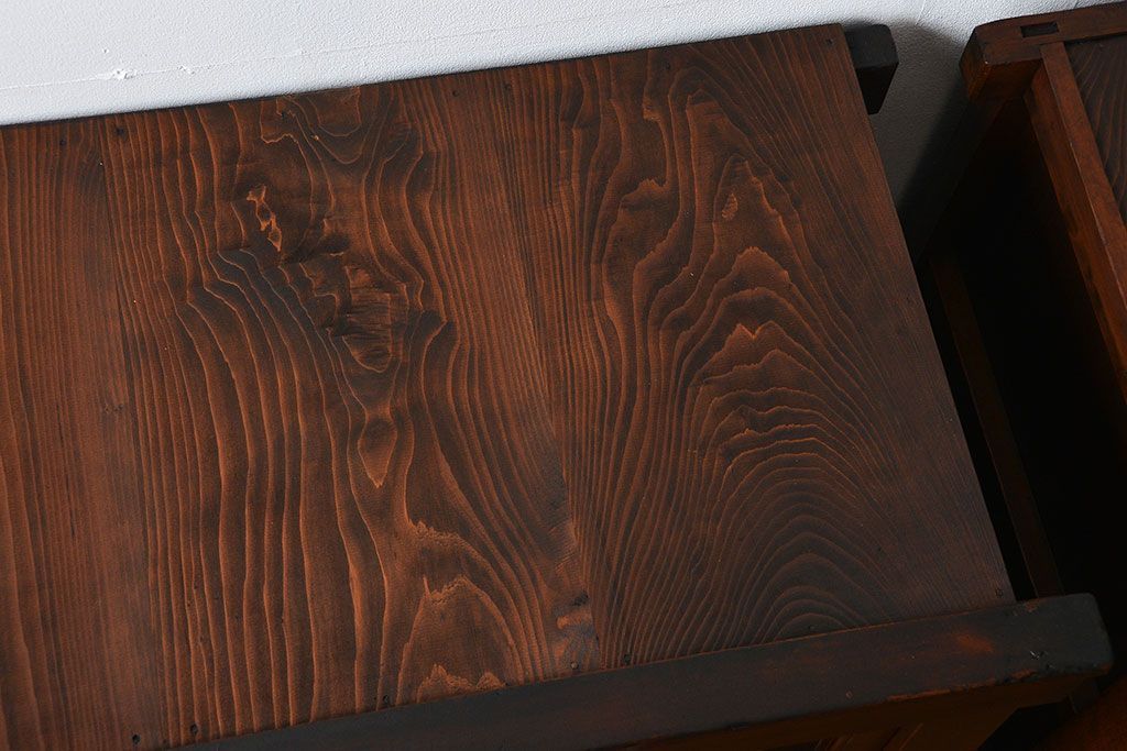 アンティーク家具　古民具・骨董 モールガラス入りのモダンな三尺水屋箪笥(食器棚、収納棚)