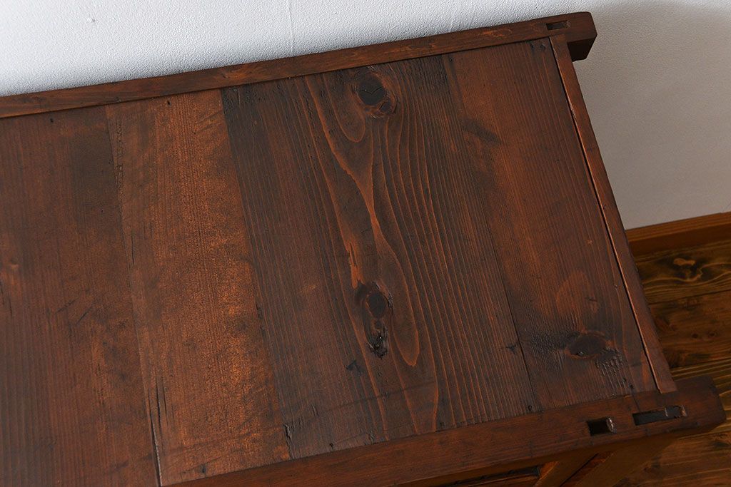 アンティーク家具　古民具・骨董 モールガラス入りのモダンな三尺水屋箪笥(食器棚、収納棚)