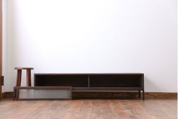 アンティーク家具　アンティーク 鉄脚付きモールガラスローボード(テレビボード)