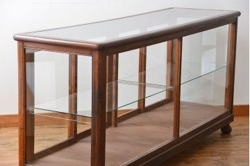 アンティーク家具　アンティーク 古いナラ材の4枚引き戸ガラスケース(ショーケース、飾り棚)