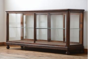 アンティーク家具　アンティーク 古いナラ材の4枚引き戸ガラスケース(ショーケース、飾り棚)