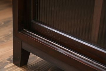 アンティーク家具　アンティーク 古い木のモールガラス入りのキッチンキャビネット(収納棚、食器棚)