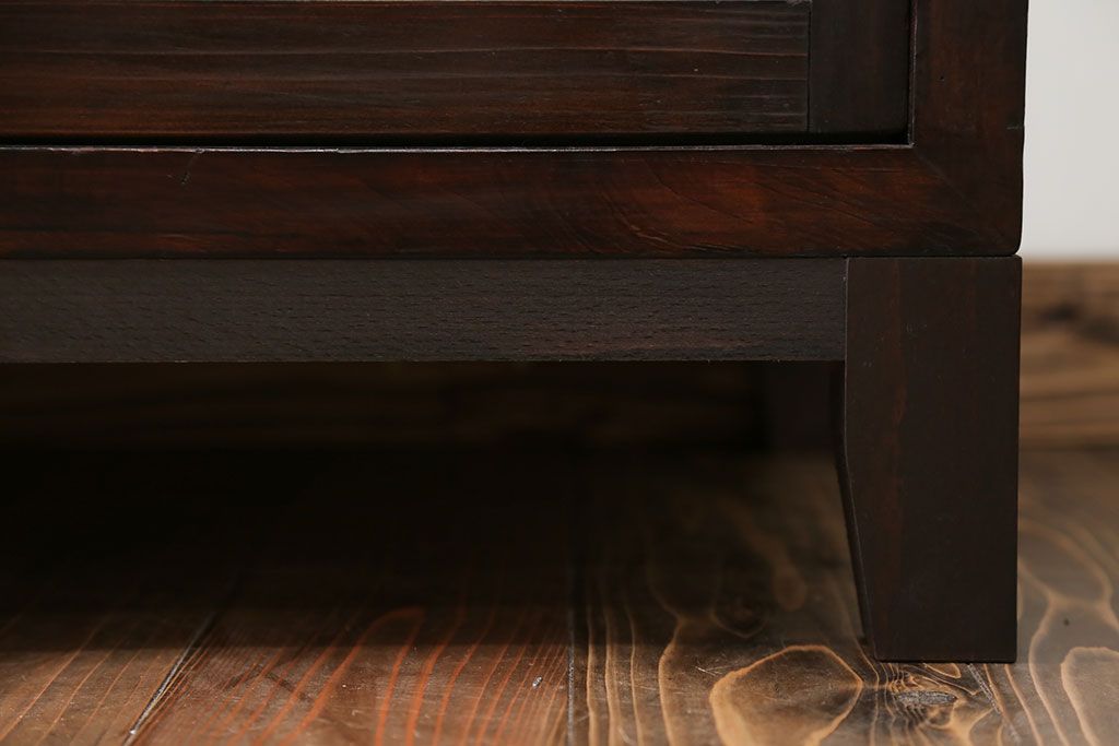 アンティーク家具　アンティーク 古い木のモールガラス入りのキッチンキャビネット(収納棚、食器棚)