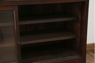 アンティーク家具　アンティーク 古い木のモールガラス入りのキッチンキャビネット(収納棚、食器棚)