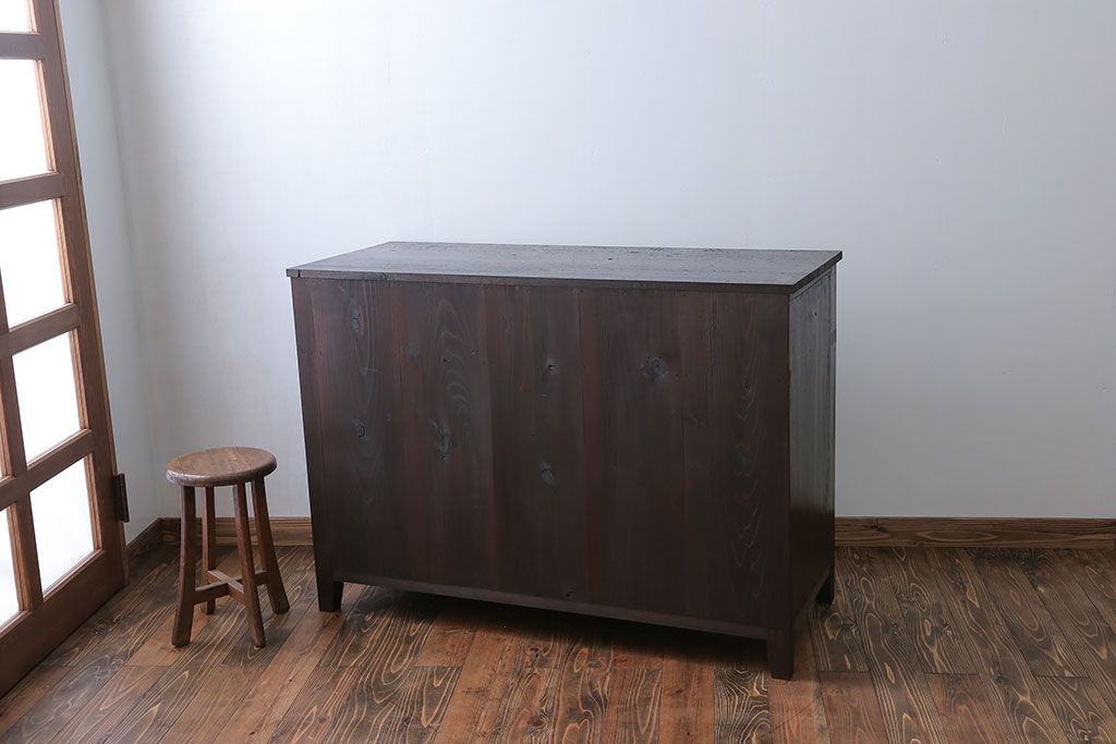 アンティーク家具　アンティーク 古い木のモールガラス入りのキッチンキャビネット(収納棚、食器棚)