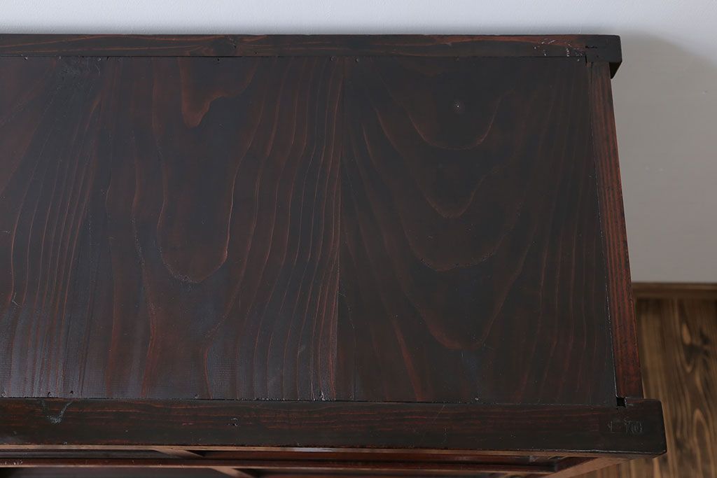 アンティーク家具　アンティーク 古い木のモールガラス収納棚(戸棚)