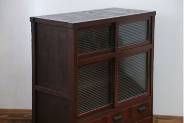 アンティーク家具　アンティーク 古い木のモールガラス収納棚(戸棚)